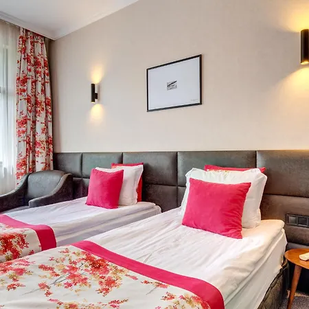 Kiparis Hotel 4*